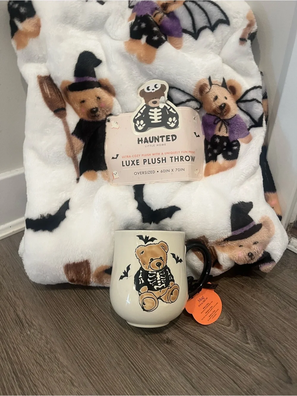 NWT VIRALHalloween teddy bear oversized plush throw blanket and matching mug